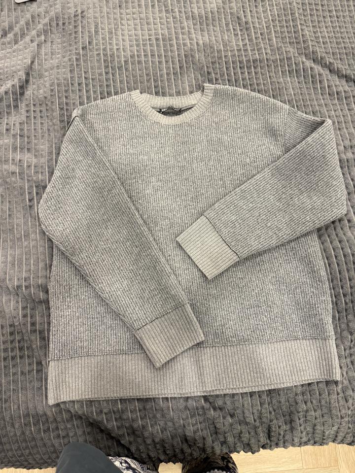 Серая кофта Zara