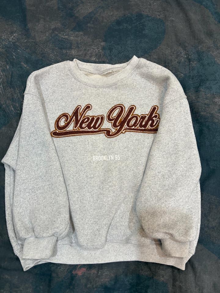 Zara Свитшот