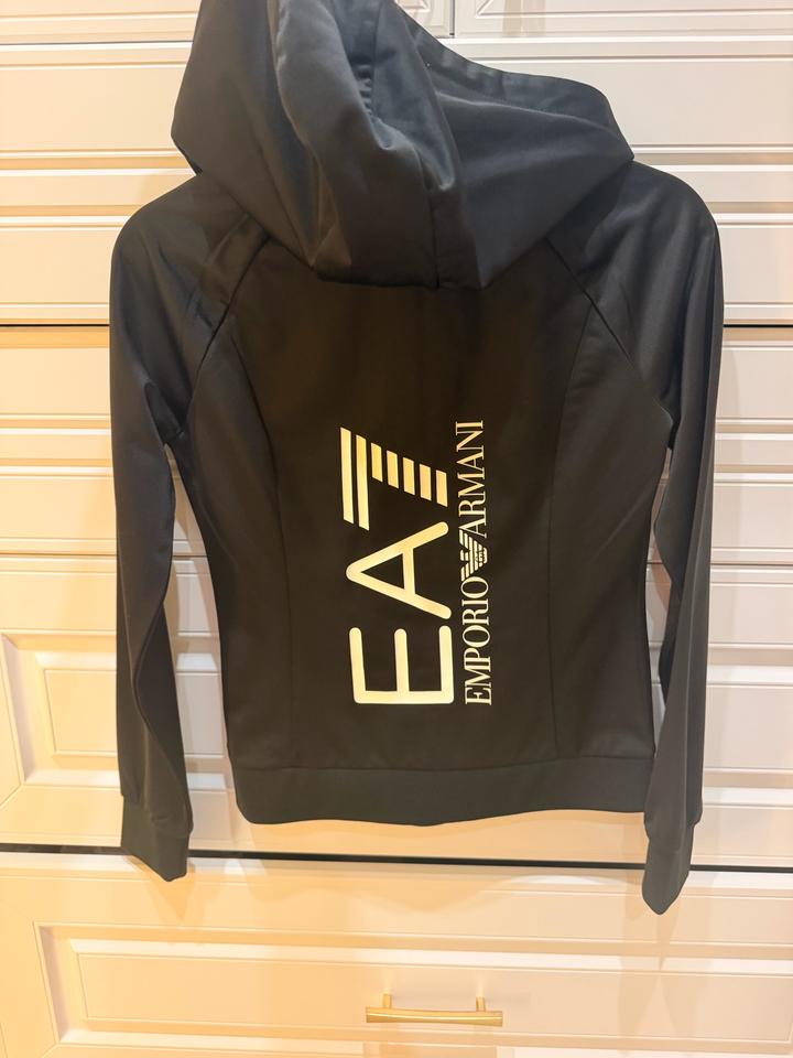 Спортивный костюм EA7