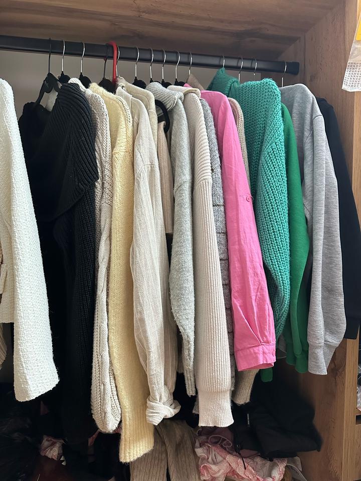 Zara Женские свитера , кофты