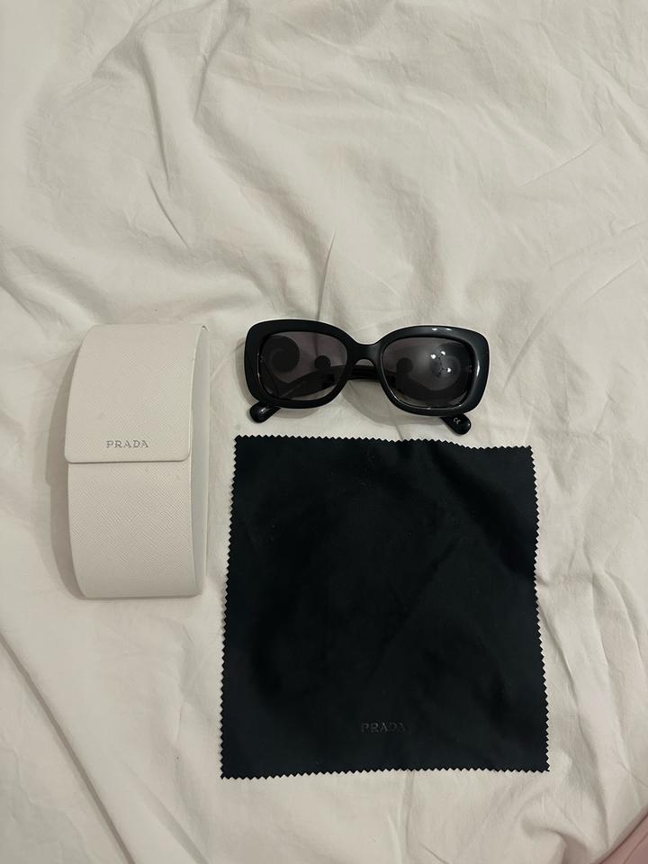 Солнцезащитные очки Prada Minimal Baroque SPR 270