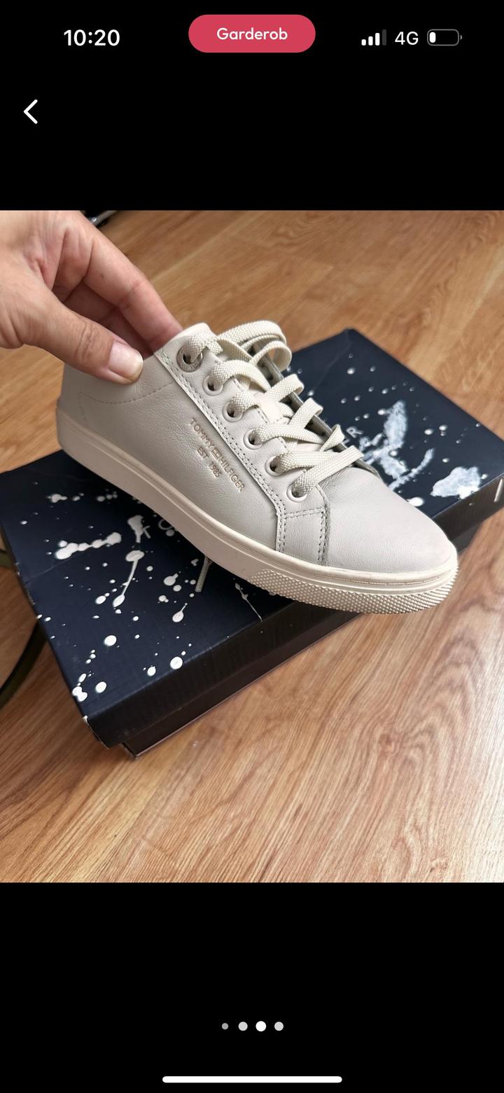 Tommy Hilfiger