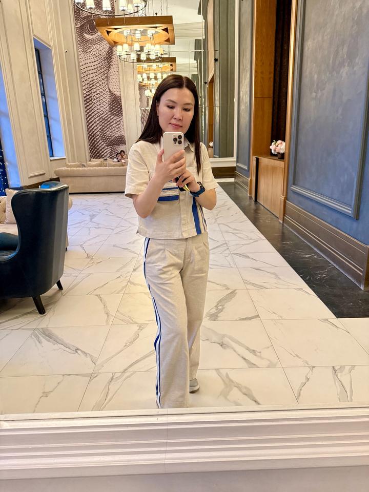 Gizia Костюм из рубашки и брюк с лампасами