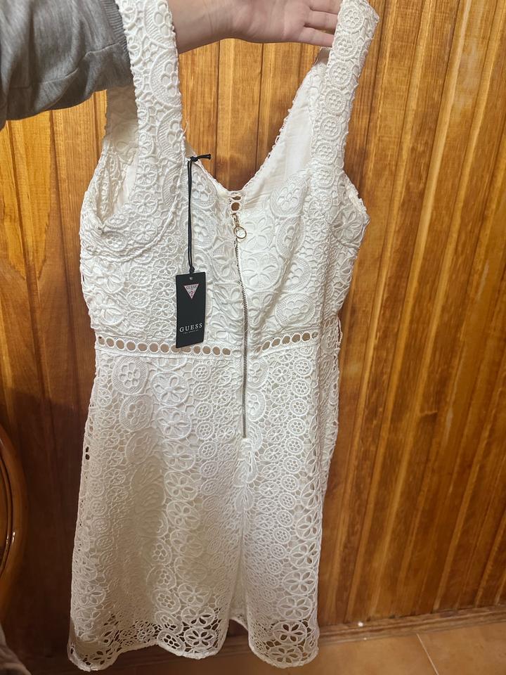 Кружевное платье Guess