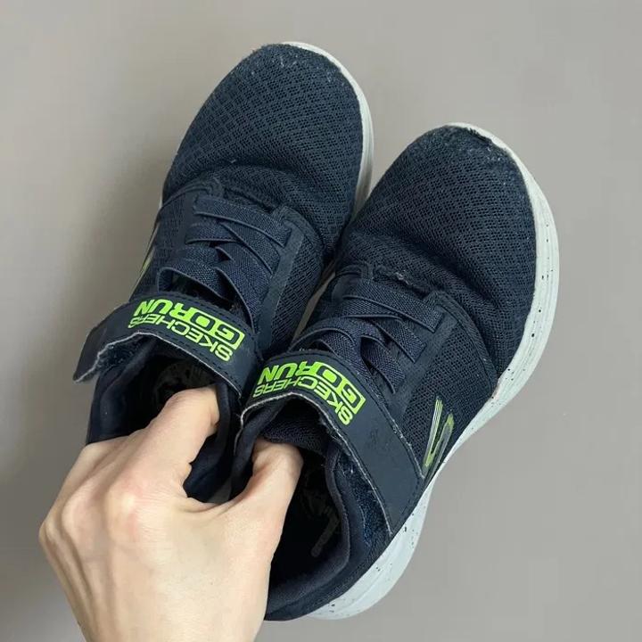 Skechers