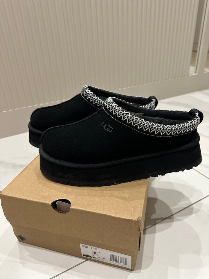 UGG