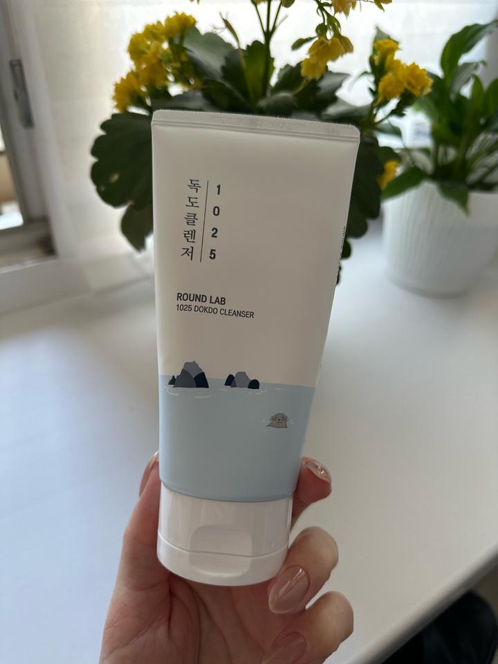 Очищающая пенка ROUND LAB 1025 Dokdo Cleanser