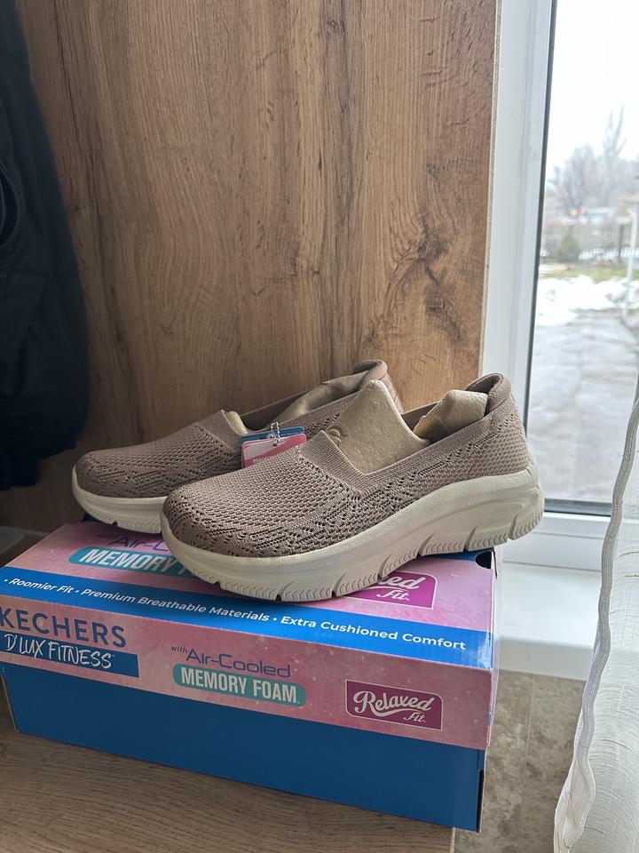 Skechers