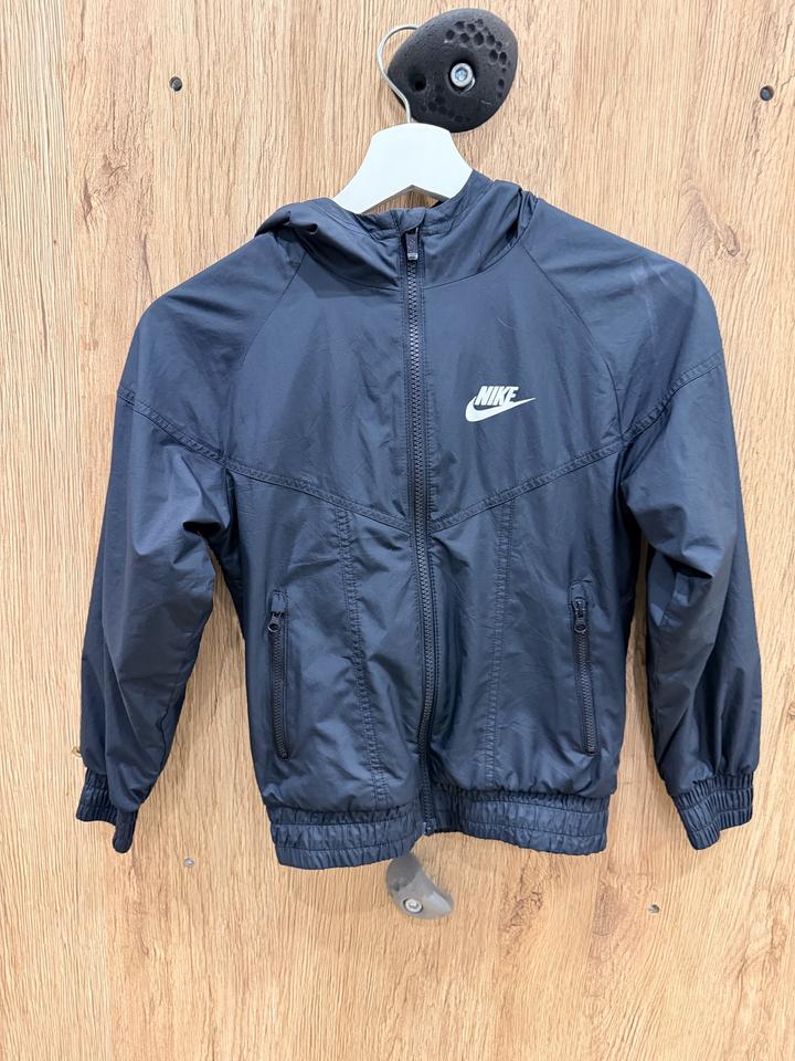 Куртка Nike с легким филисом , осень -весна, на 8 лет