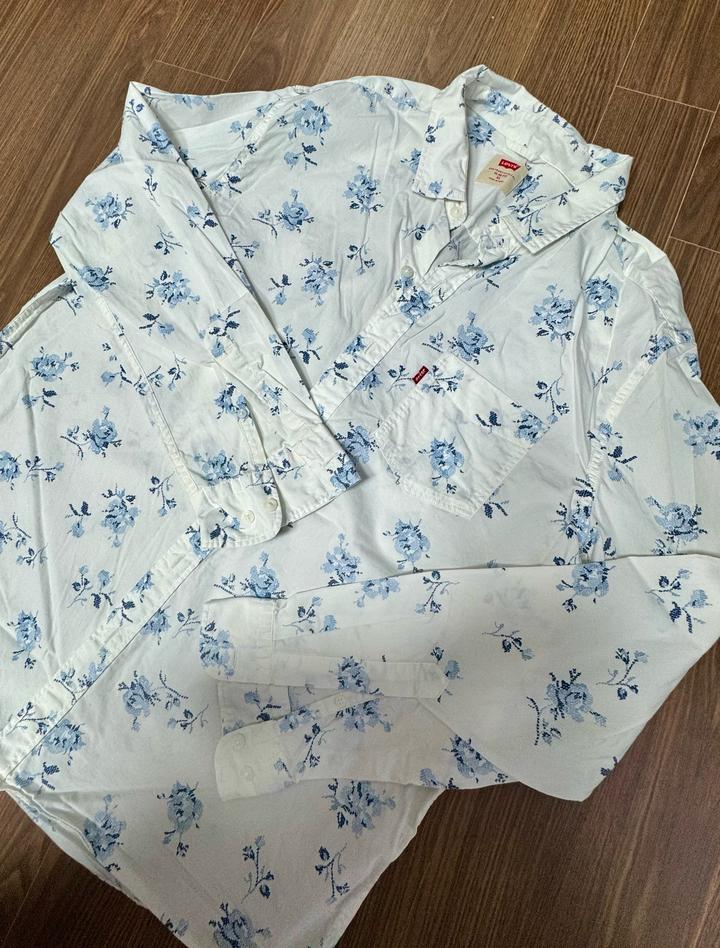 Levi's