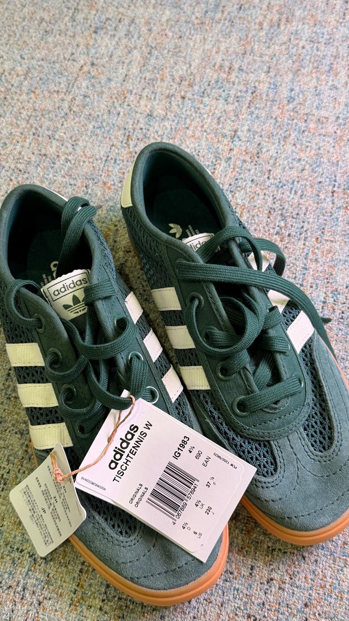 Кроссовки adidas Tischtennis W