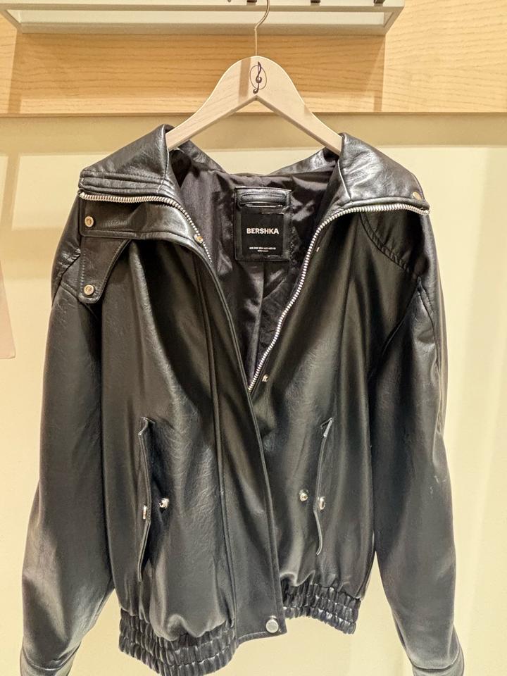Куртка Bershka
