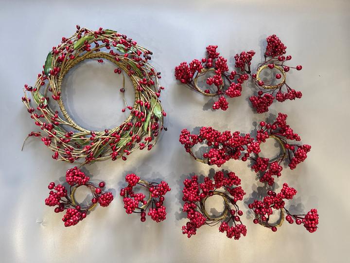 Zara Home Декор для сервировки стола: ягодный венок и кольца для салфеток 🍒