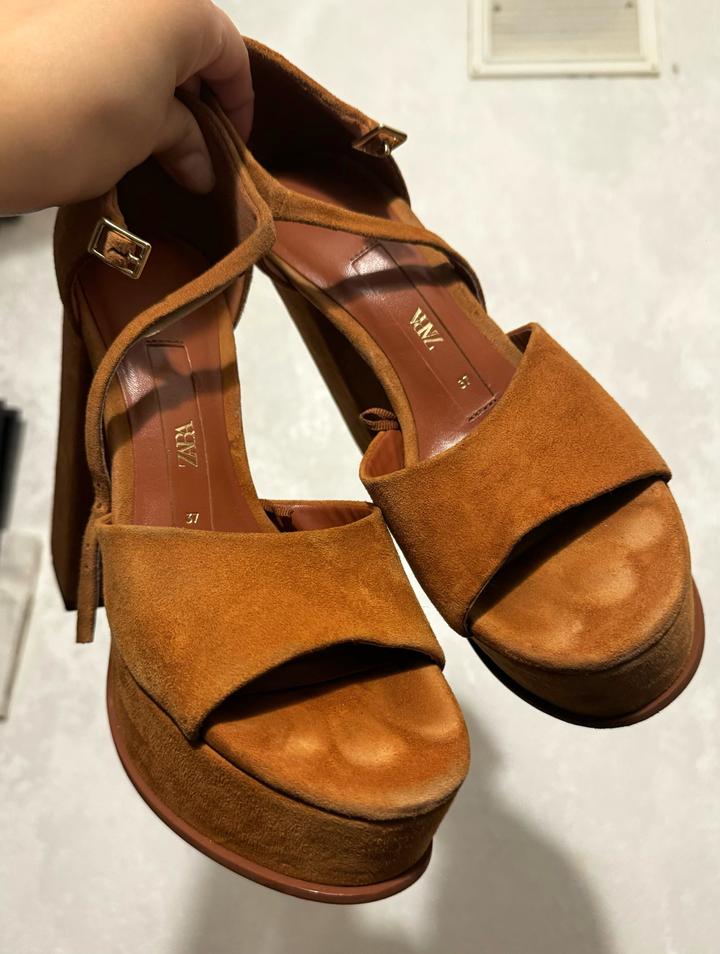 Босоножки Zara