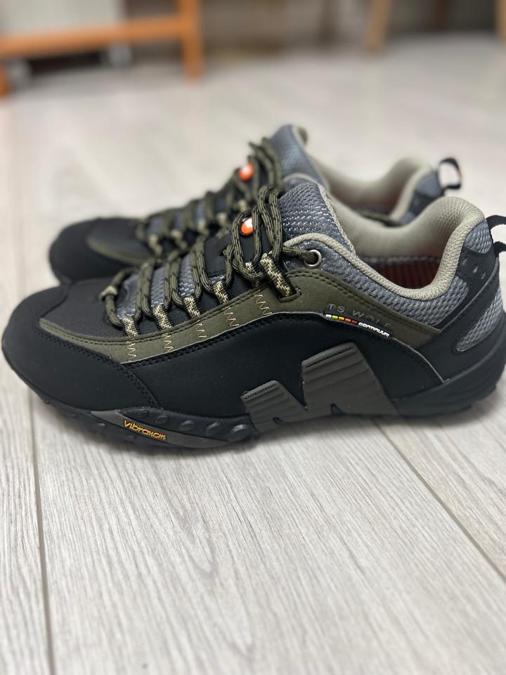 Кроссовки TS WOLF треккинговые с подошвой Vibram