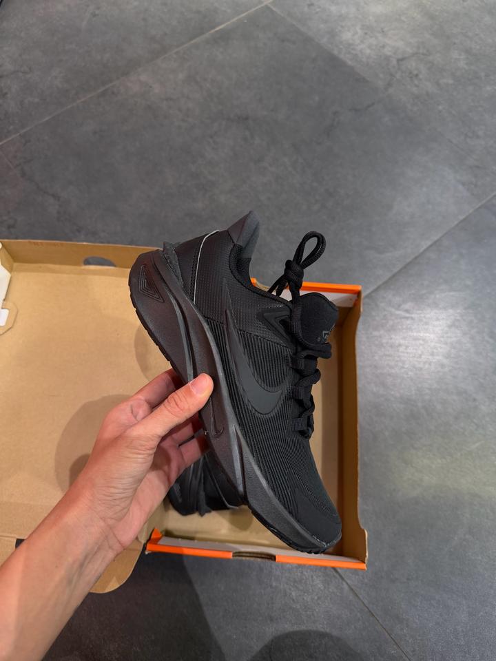Nike(36,37,38,39р) Кроссовки Nike Star Runner