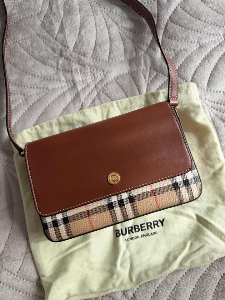 Сумка Burberry через плечо