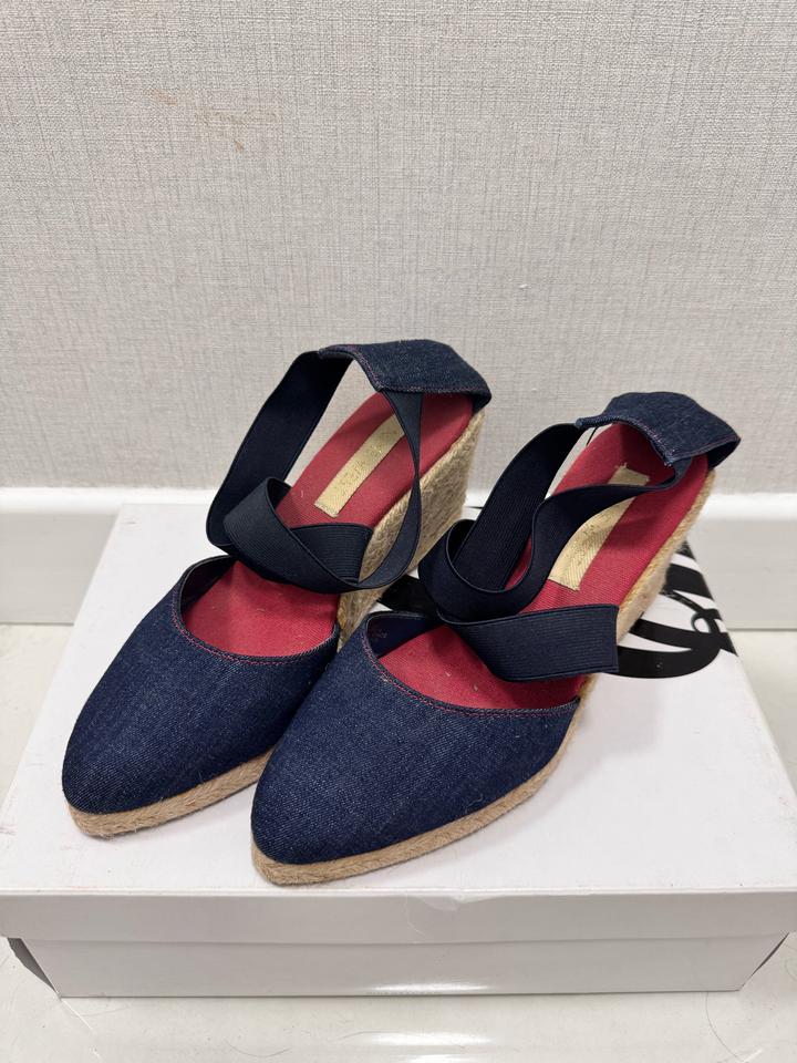 Nine West