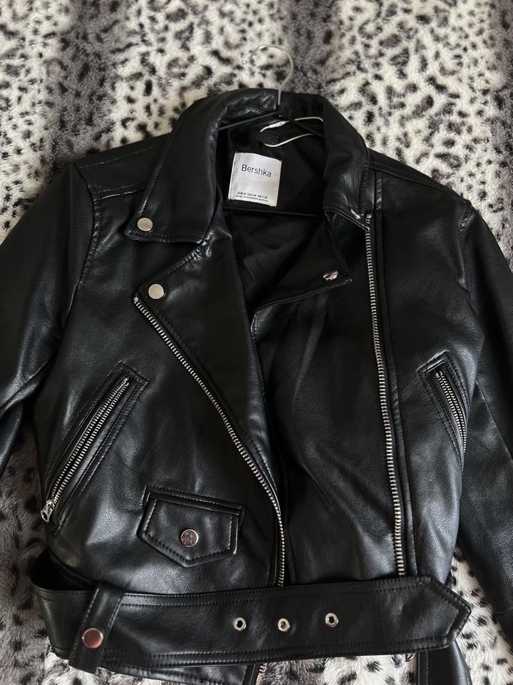 Кожаная куртка Bershka