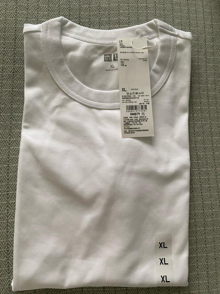 Футболка Uniqlo