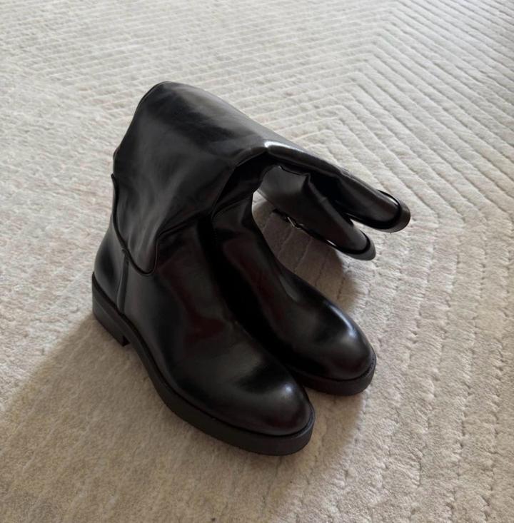 Высокие сапоги Zara