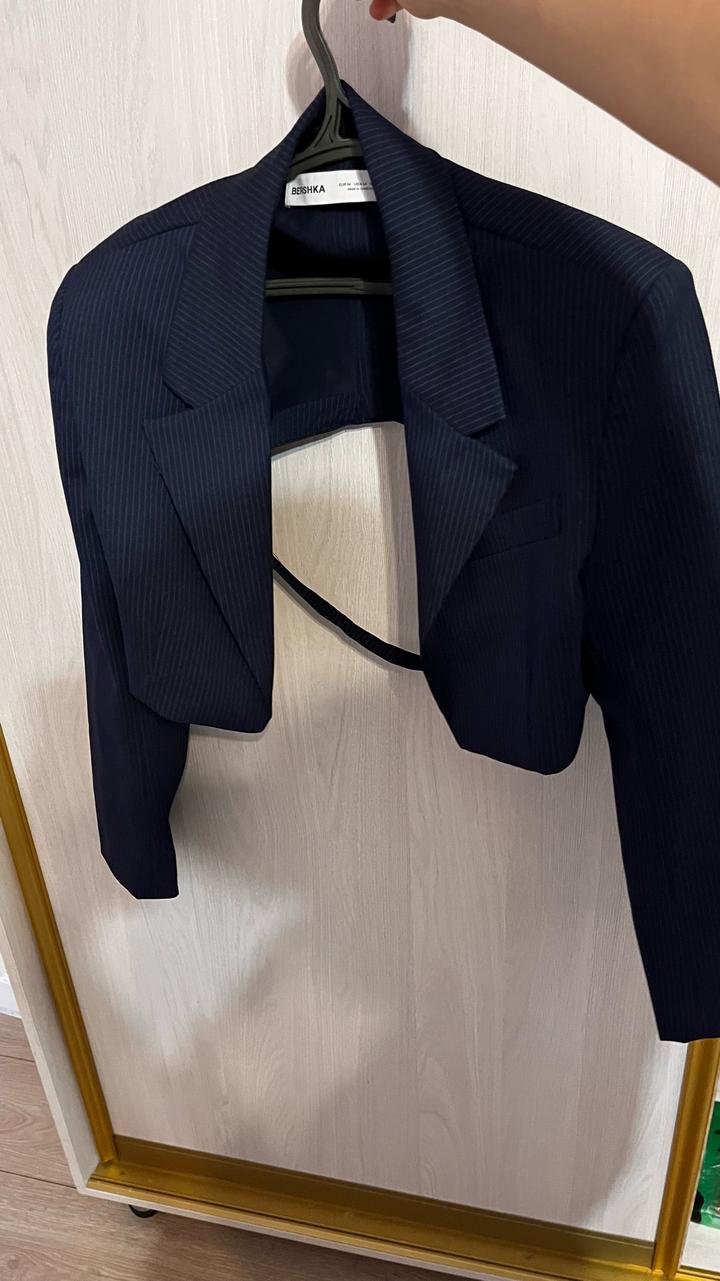 Укороченный пиджак Bershka