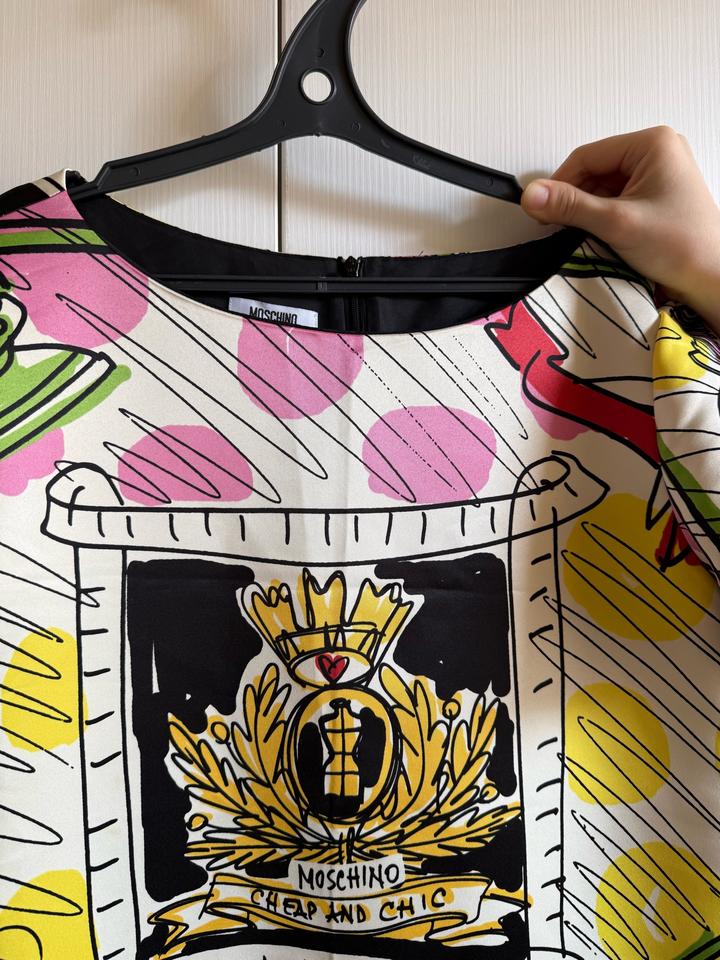 Платье Moschino