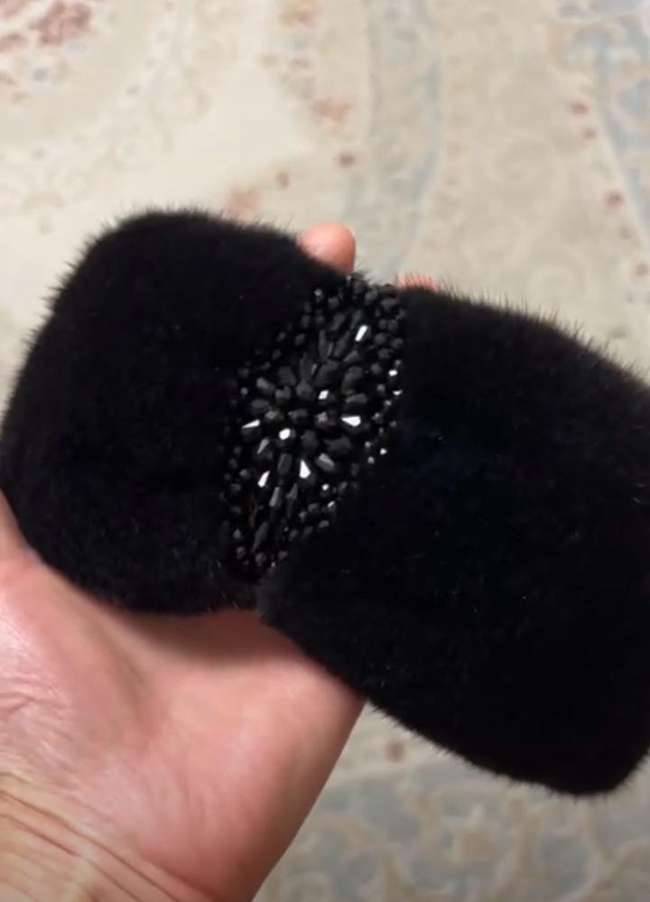 Меховой ободок с камнями