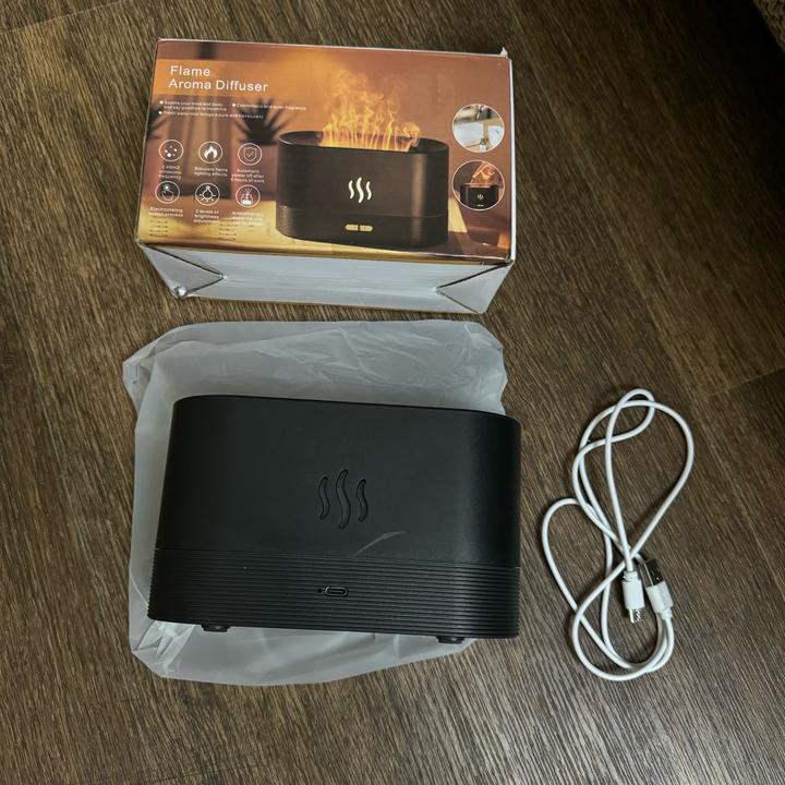 Flame aroma diffuser