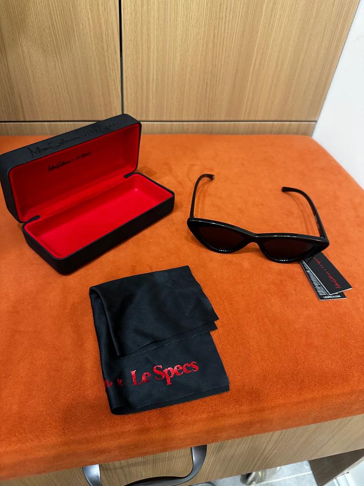 Le Specs