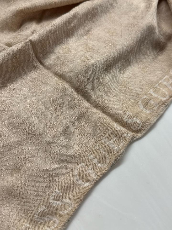 Палантин Guess