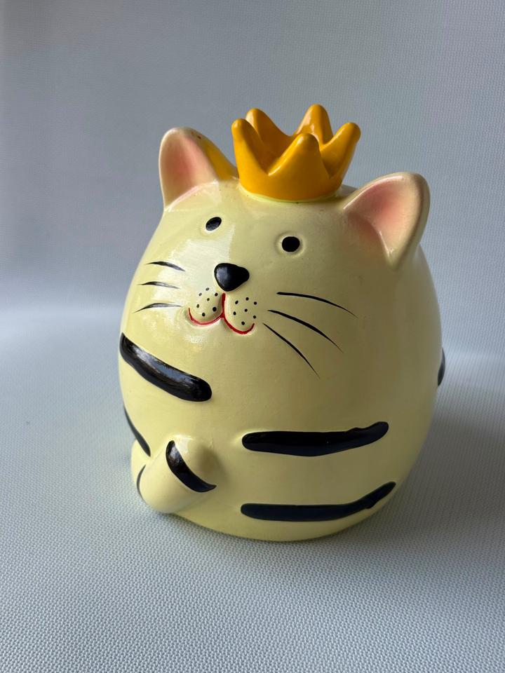 Копилка-кот в короне