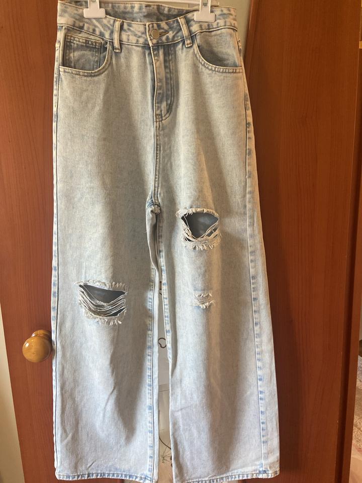 Женские джинсы