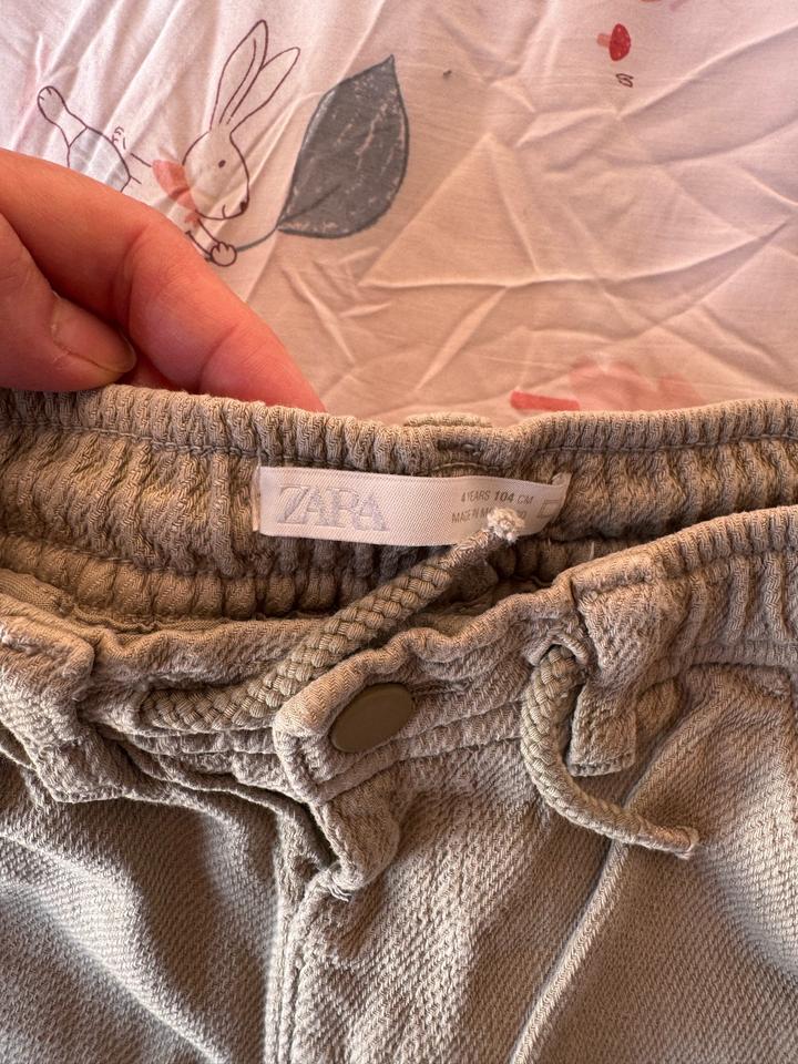 Брюки Zara 104