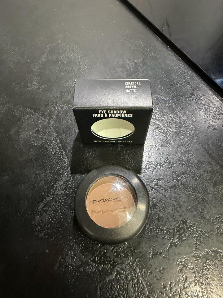 Тени для век MAC CHARCOAL BROWN MATTE