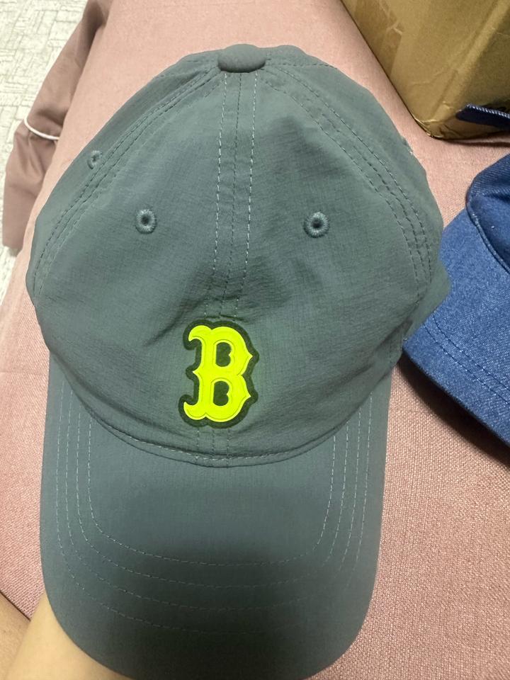 MLB