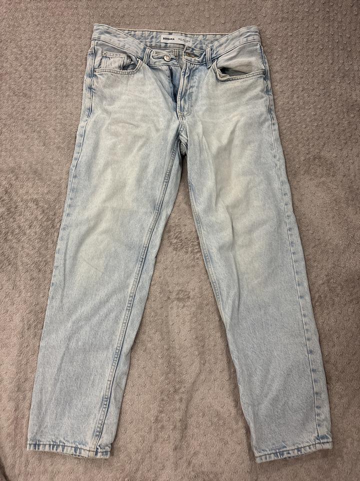 Джинсы Bershka