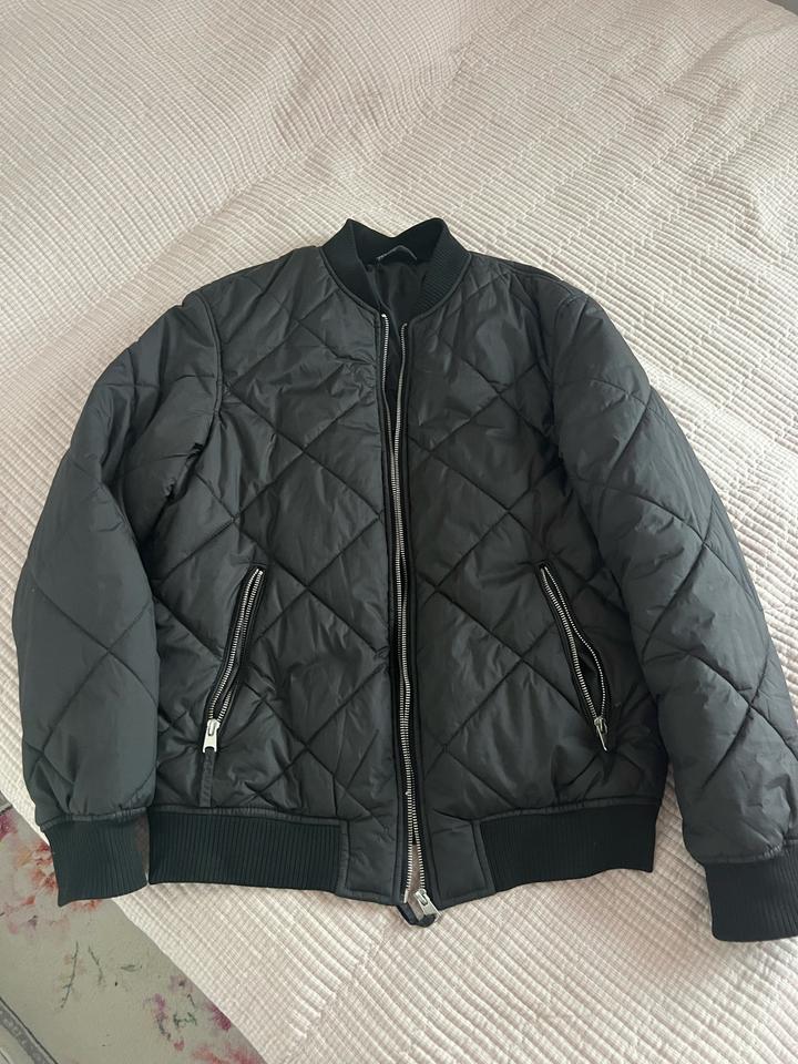 Бомбер ZARA