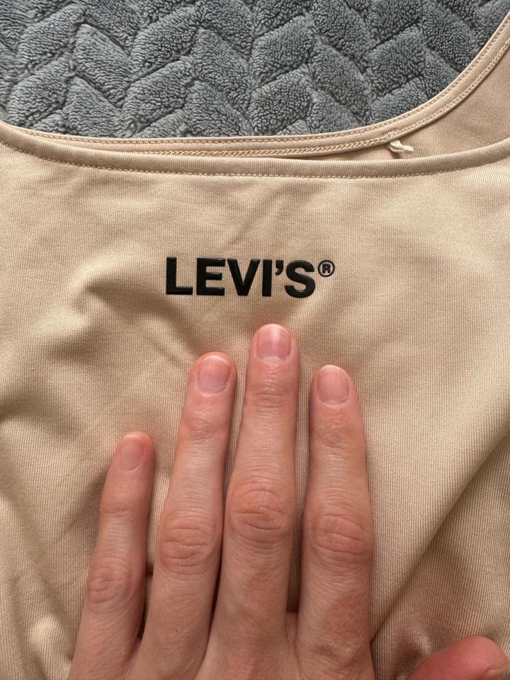 Levi's