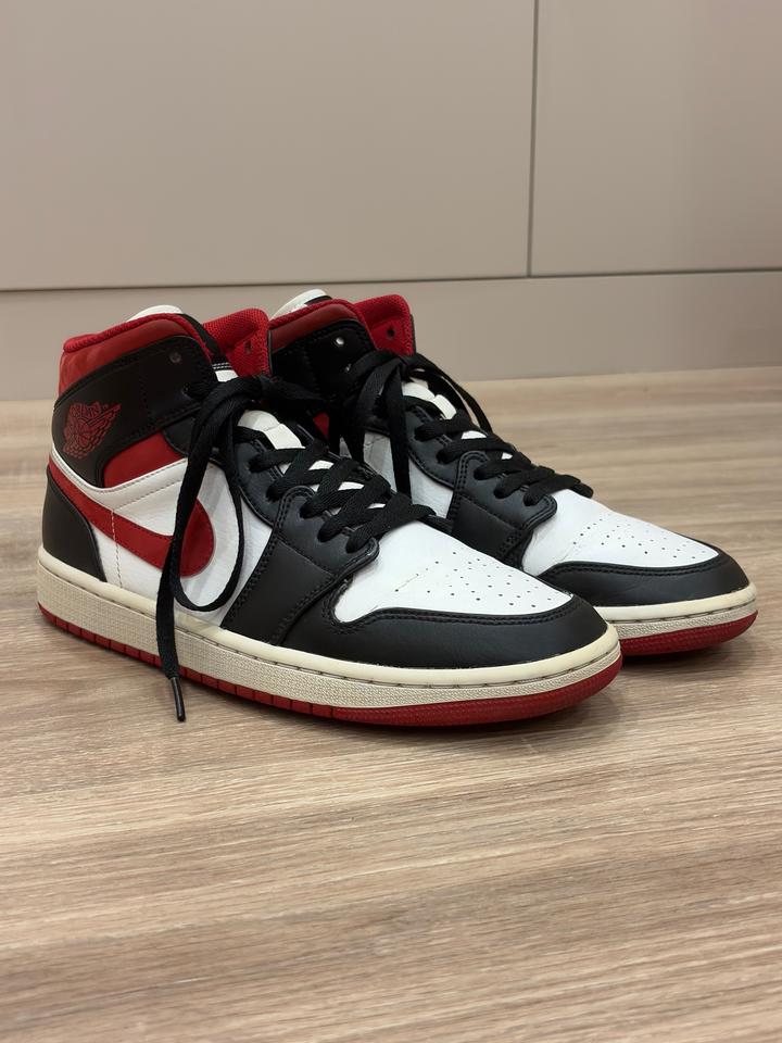 Nike Air Jordan 1
