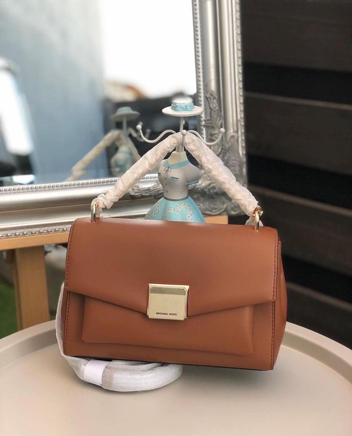 Сумка Michael Kors Lita Medium Leather Crossbody Bag