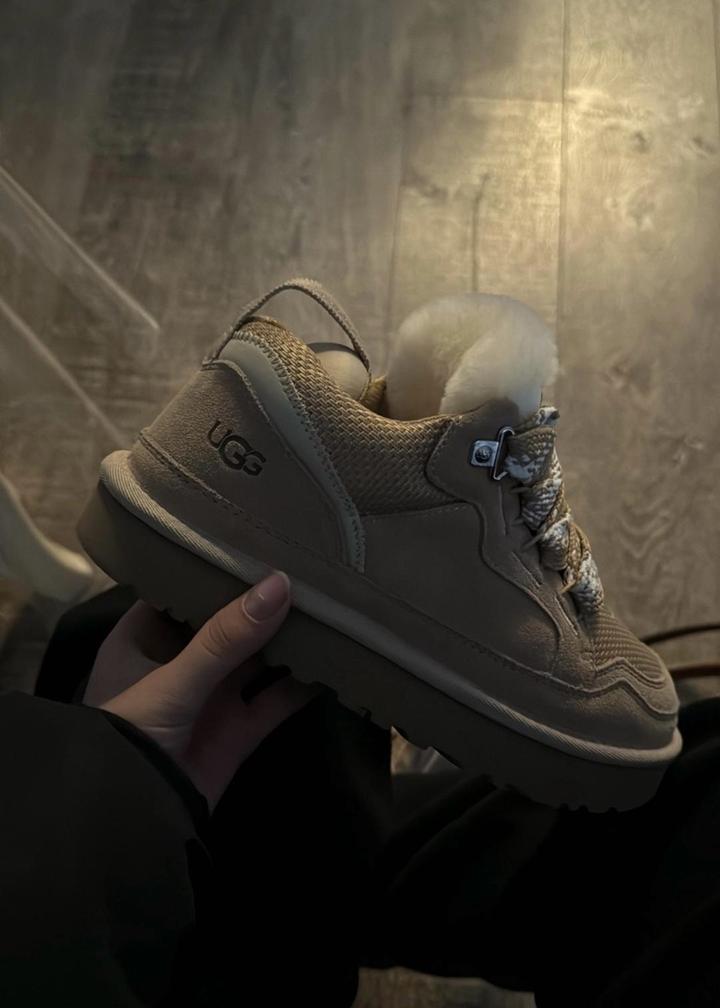 UGG