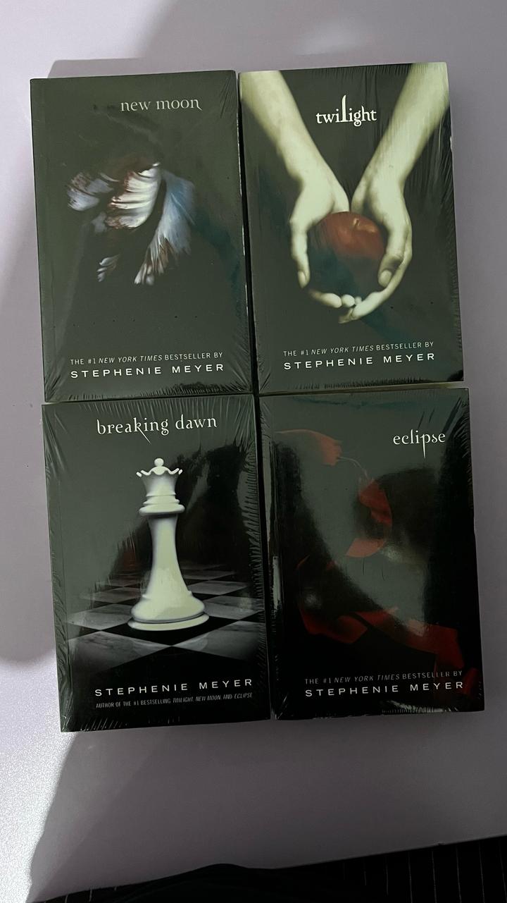Книги Twilight New Moon Eclipse Breaking Dawn