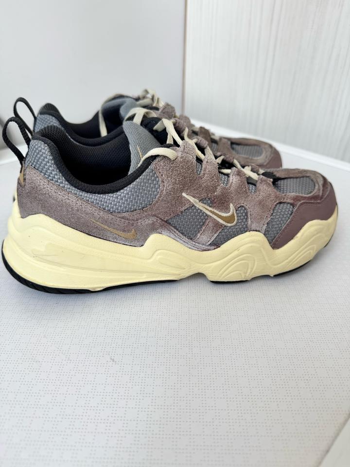 Кроссовки Nike