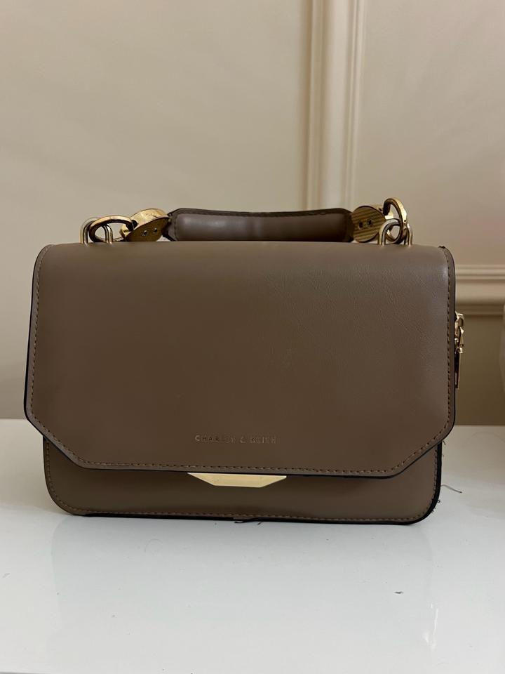 Сумка Charles & Keith