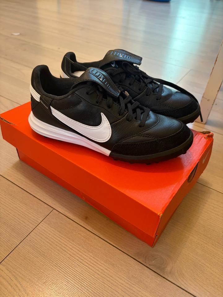 Nike Premier сороконожки
