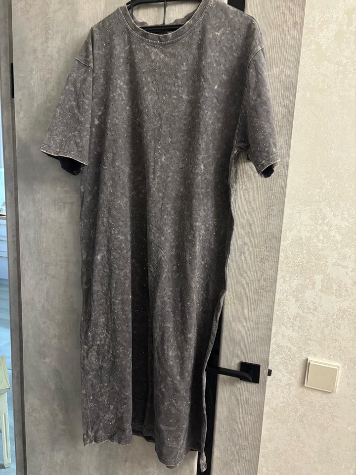 Платье Zara с заклепками