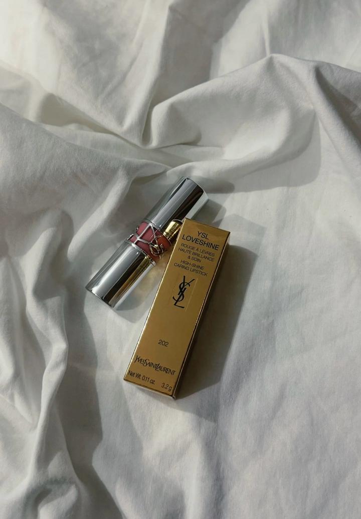 Губная помада Yves Saint Laurent Loveshine