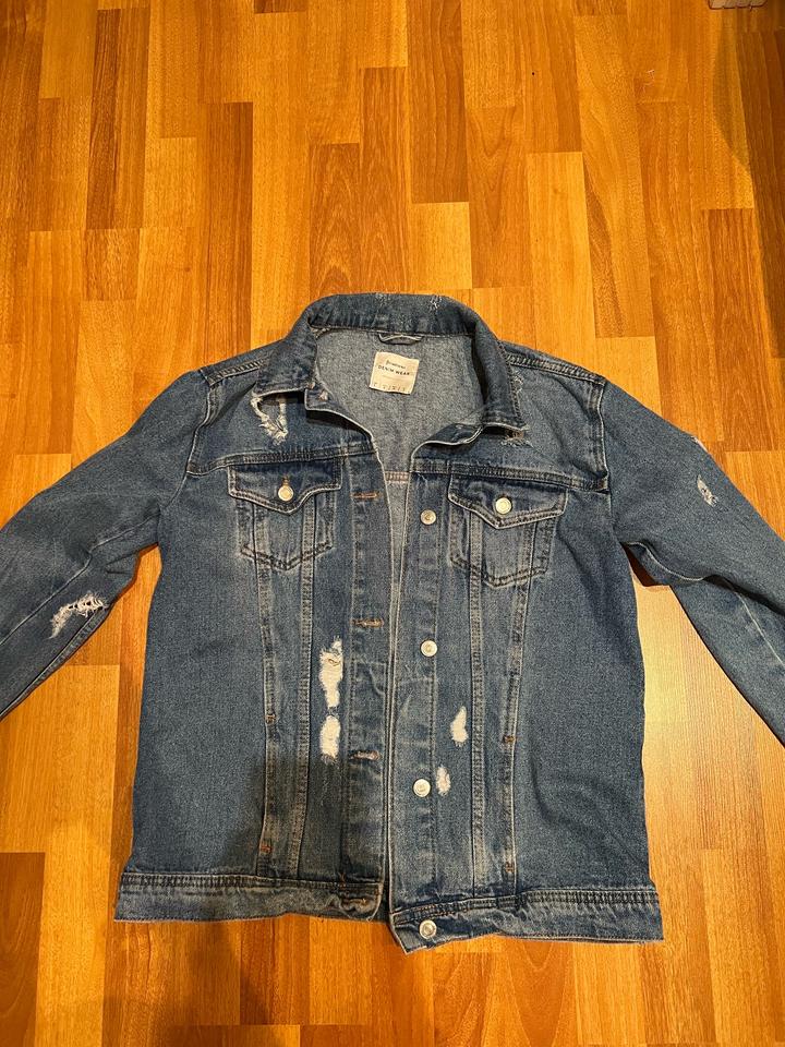 Stradivarius Джинсовая куртка с потертостями