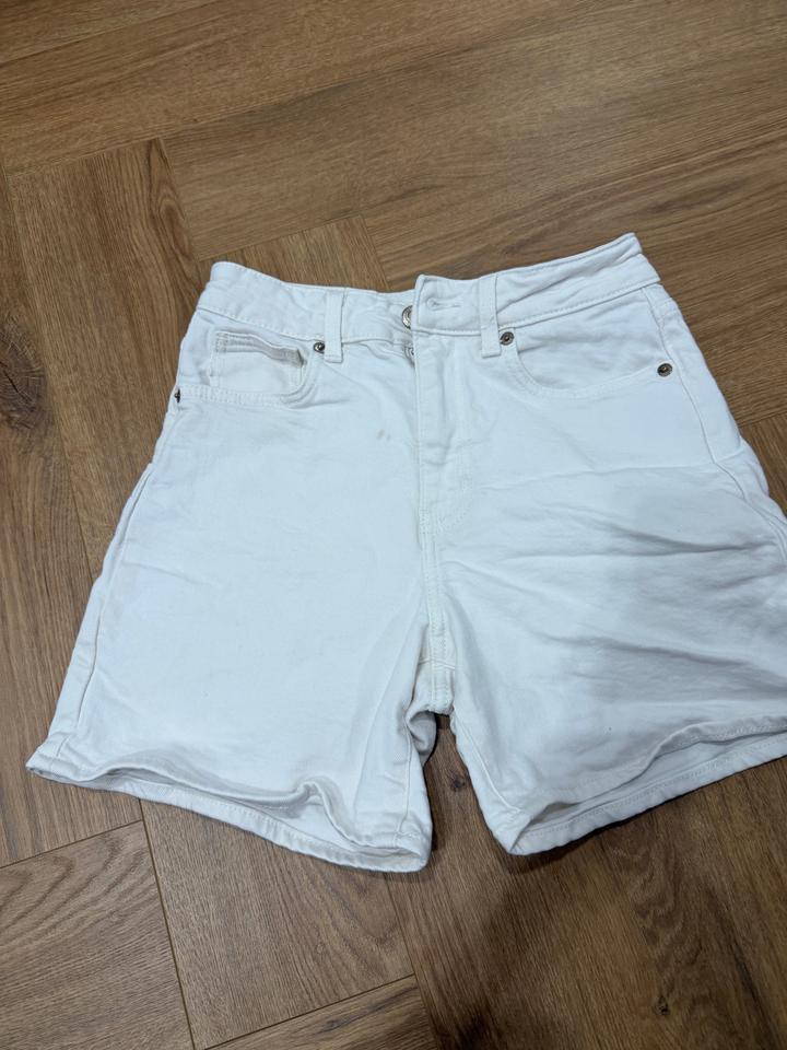 H&M
